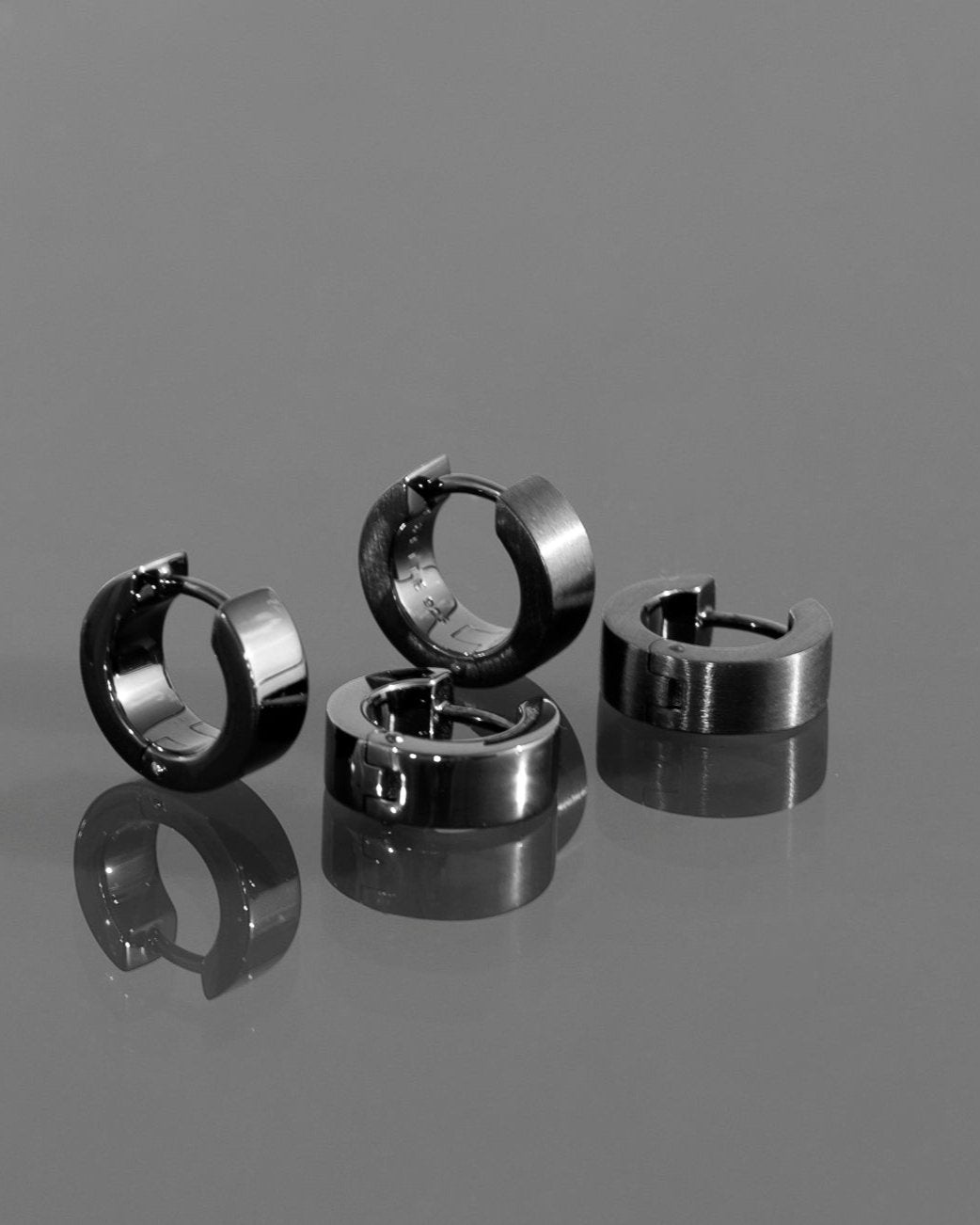 EARRING 02 BLACK POLISHED