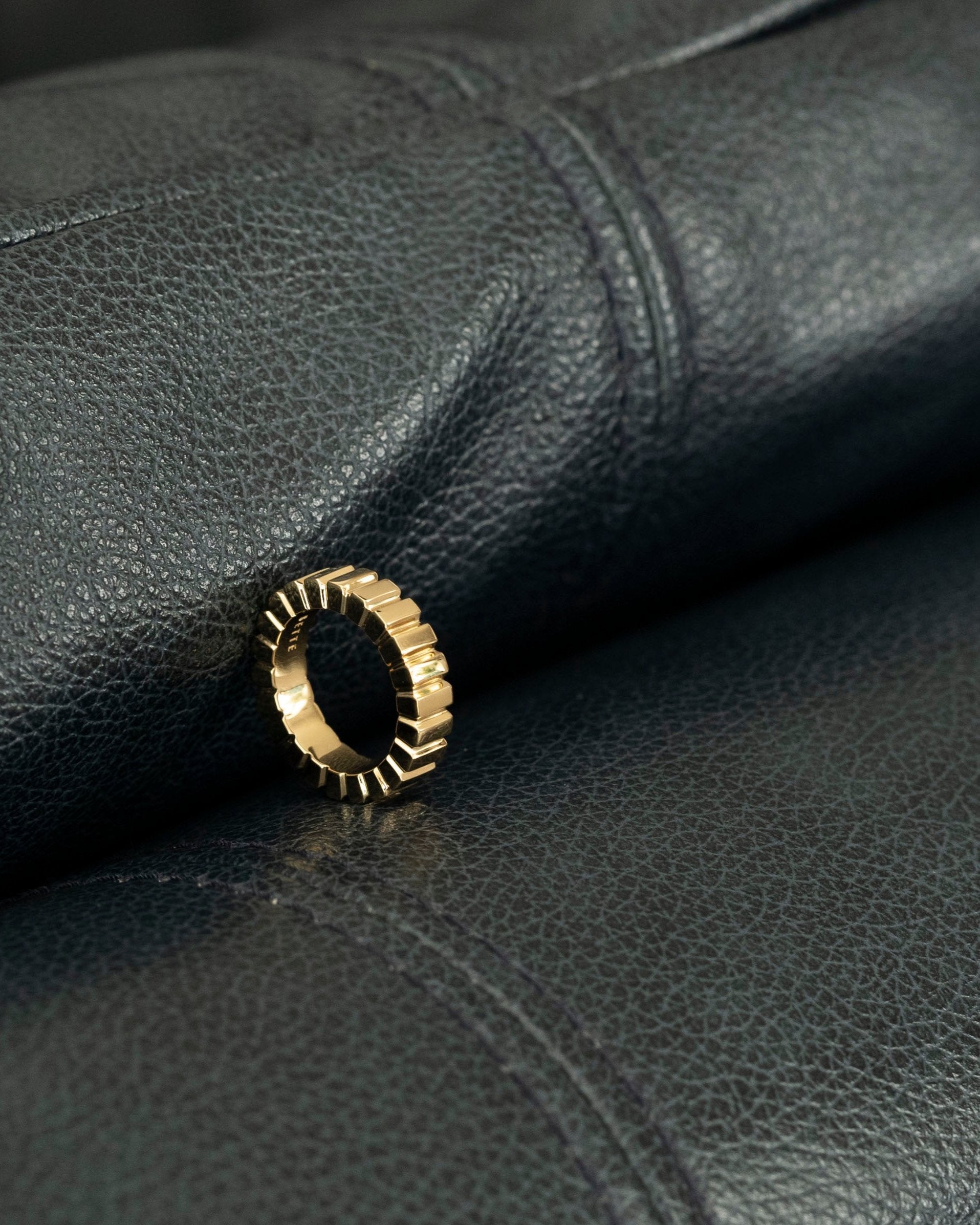 PRE-ORDER RING 04 GOLD