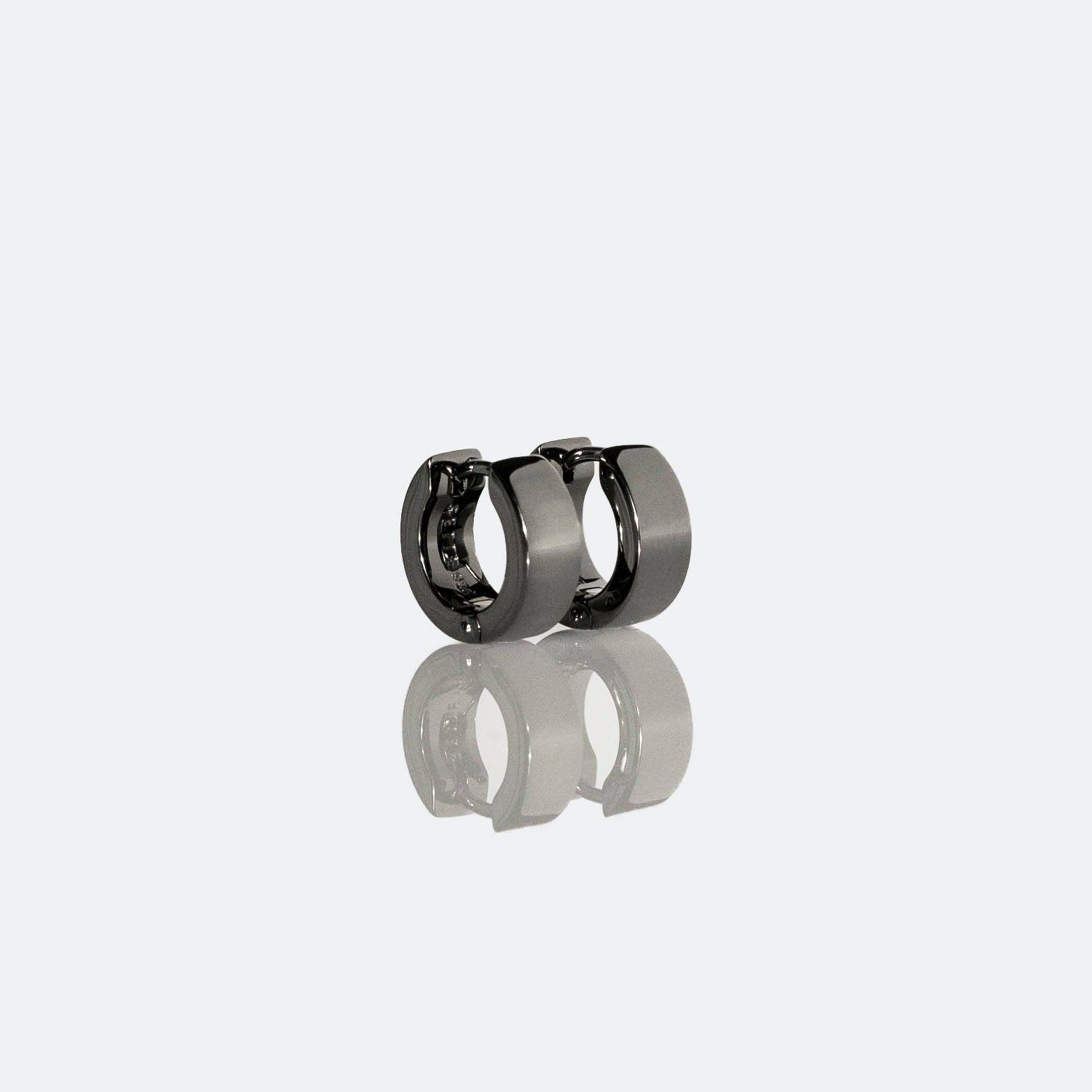 EARRING 02 BLACK POLISHED