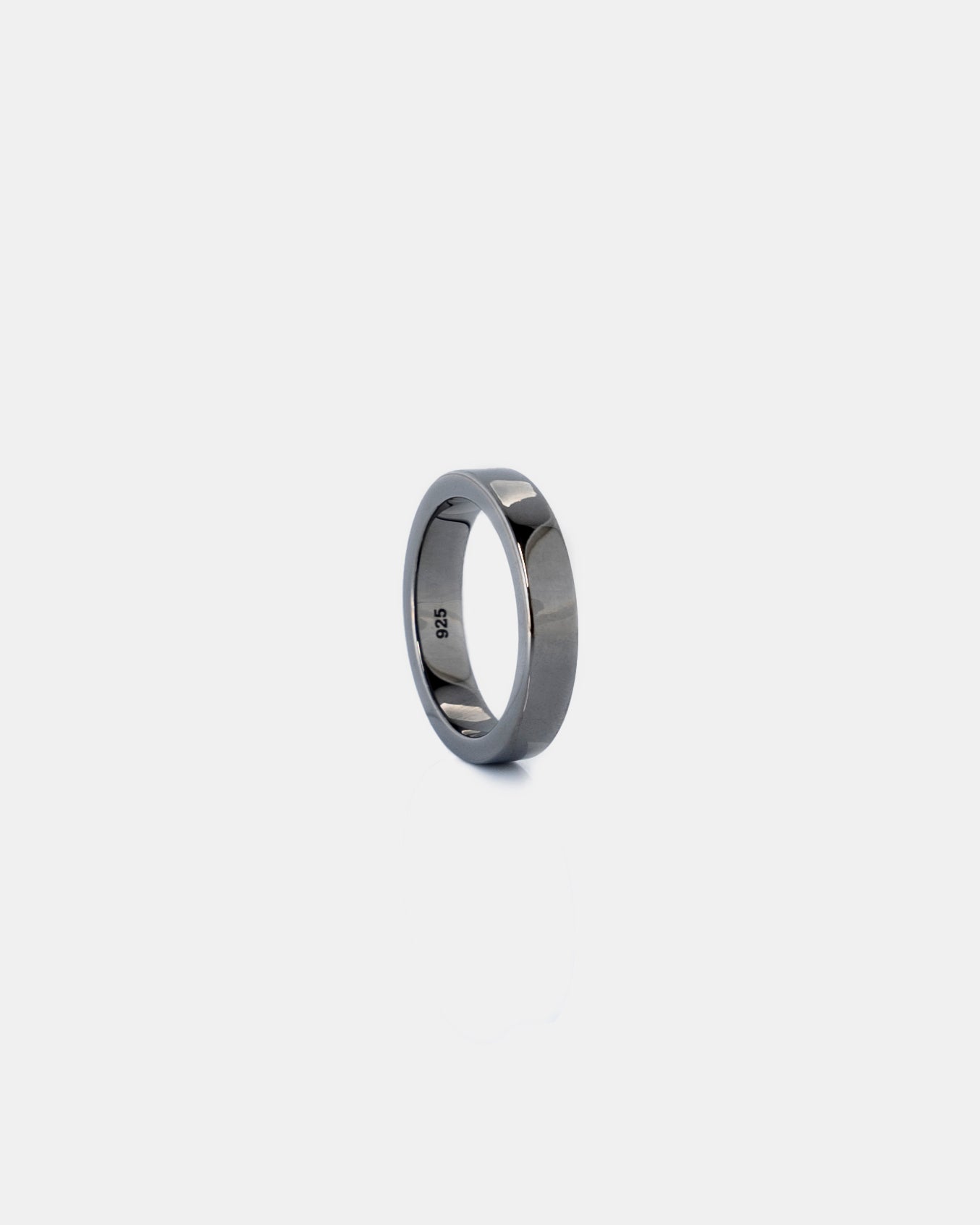 RING 01 BLACK POLISHED